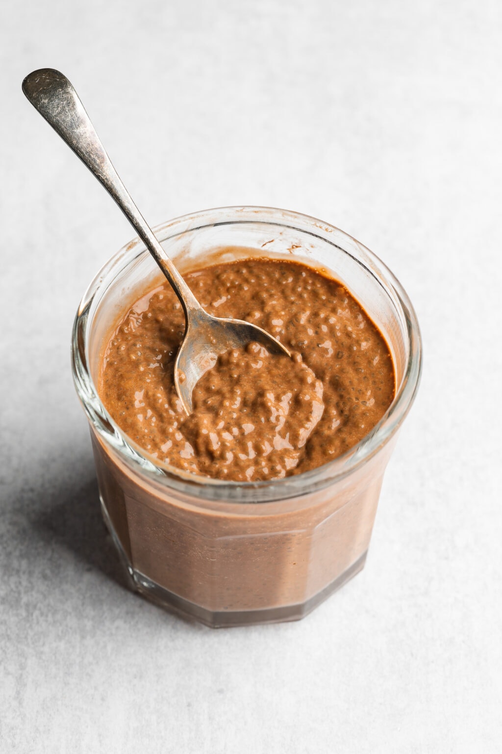 chocolate-chia-pudding-with-coconut-milk-liv-vegan-strong